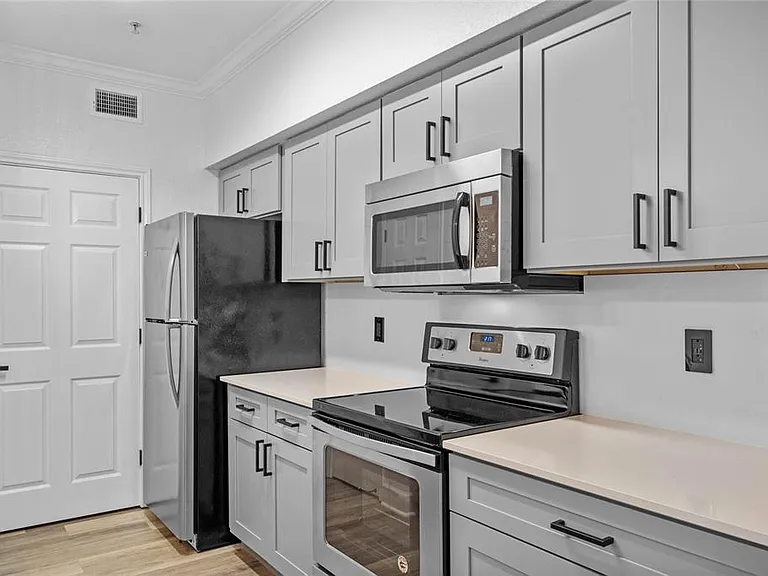 911 N Orange Ave #309 — Photo 4