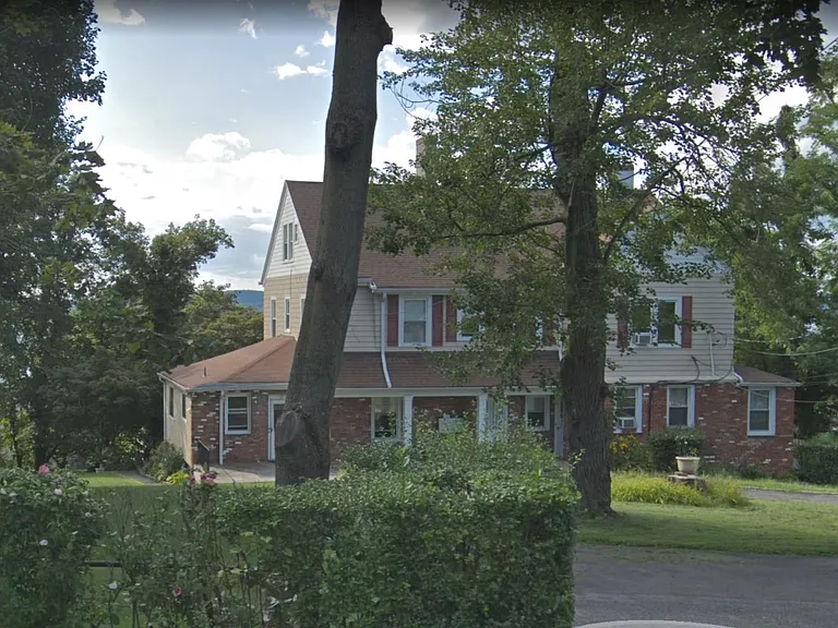 75 Fairview Ave #4 — Photo 1