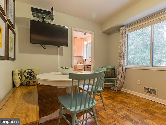 5th image of 10506 Weymouth St APT 3