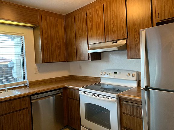 3rd image of 53 Madrid Ln