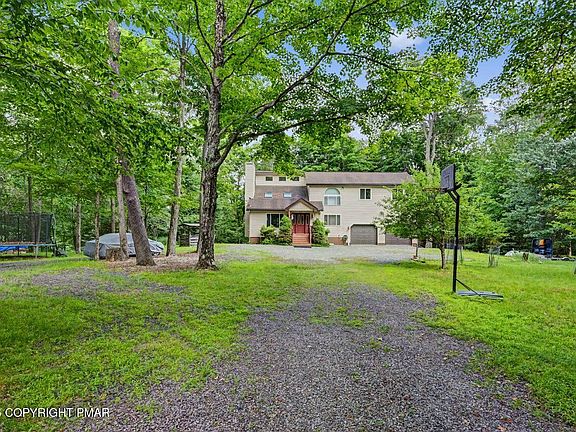 3rd image of 18 Blue Jay Ln
