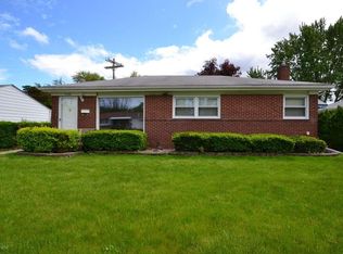 22900 Linne St, Clinton Township, MI 48035