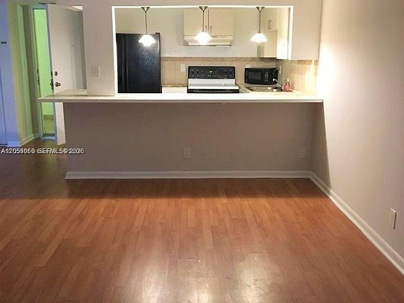 4th image of 259 S Cypress Rd APT 527
