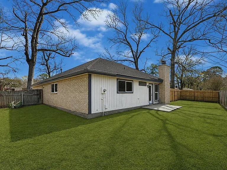 3203 Falling Brook Dr — Photo 32