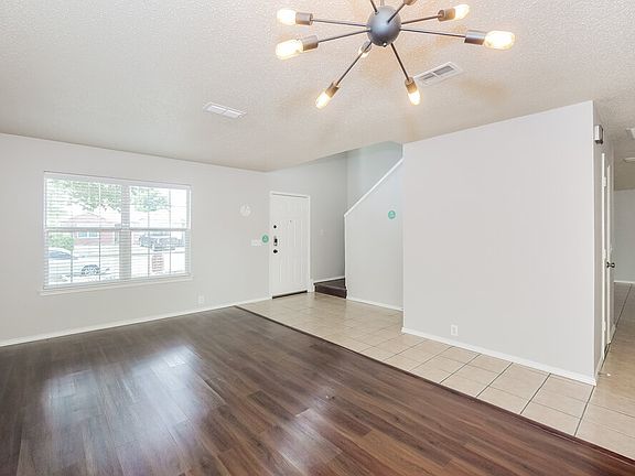 4th image of 1028 Springcreek Dr