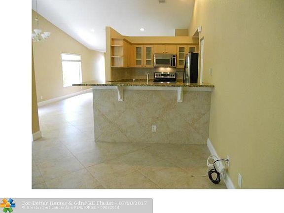 5th image of 310 Conservation Dr