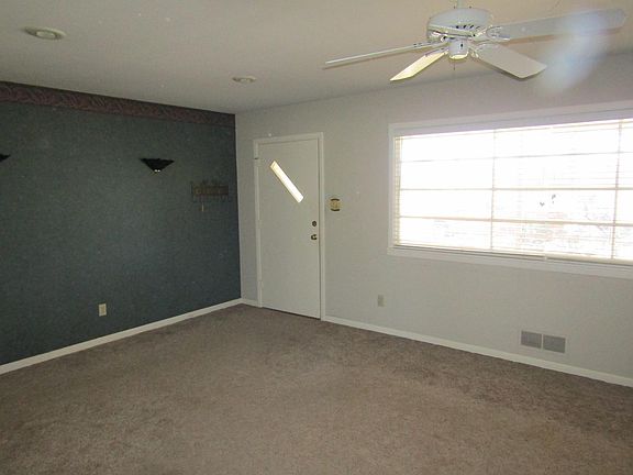2nd image of 121 Linda Ln
