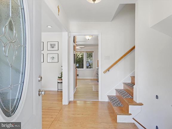 3rd image of 7804 Welch Ct