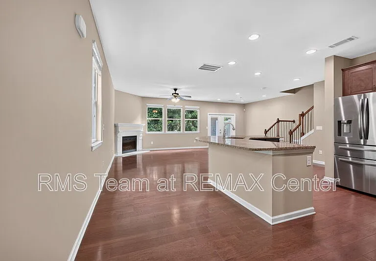 1572 Lenox Overlook Rd — Photo 4
