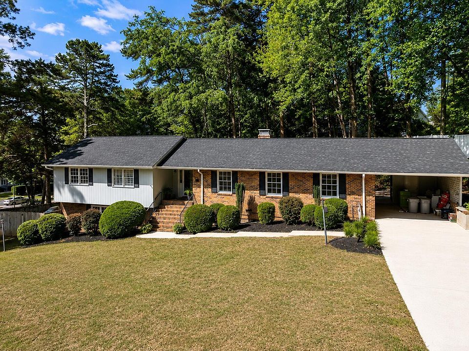 1st image of 1901 Hillock Dr
