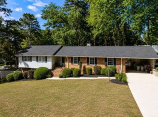 1901 Hillock Dr, Raleigh, NC 27612