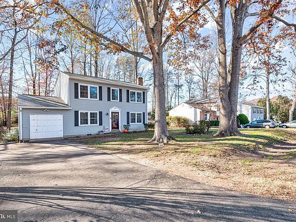 2nd image of 7010 Lombard Ln