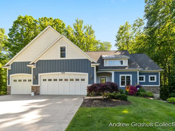 7669 Gooseberry Dr SE, Caledonia, MI 49316