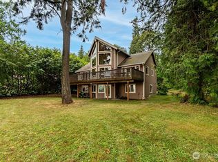 8 W Gedney Way, Hat Island, WA 98206