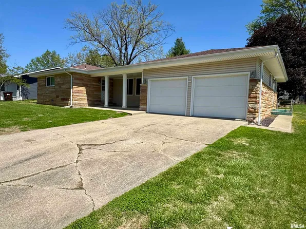 1114 Ruth Pl, Pawnee, IL 62558