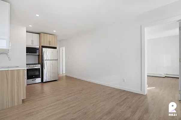 Rented by REZI | media 2