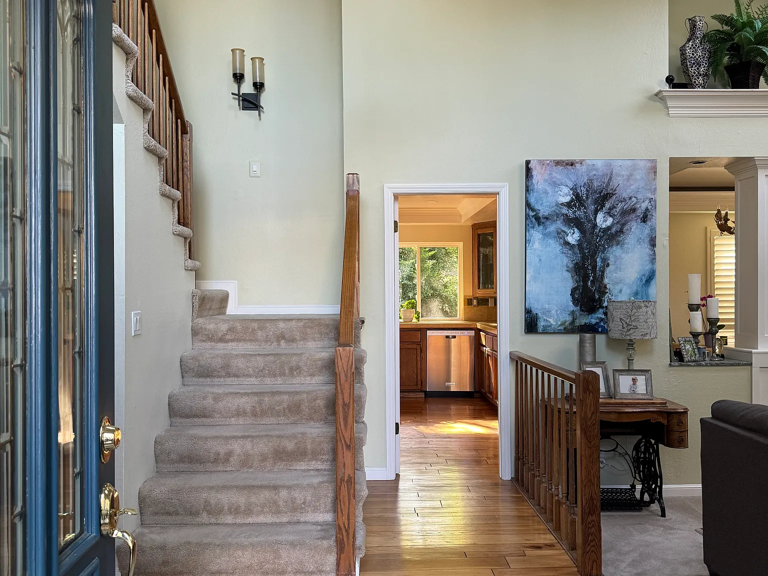 403 Jensen Ct — Photo 3