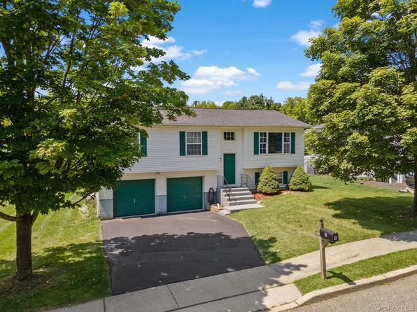 8 Sunnyside Avenue, Walden, NY 12586