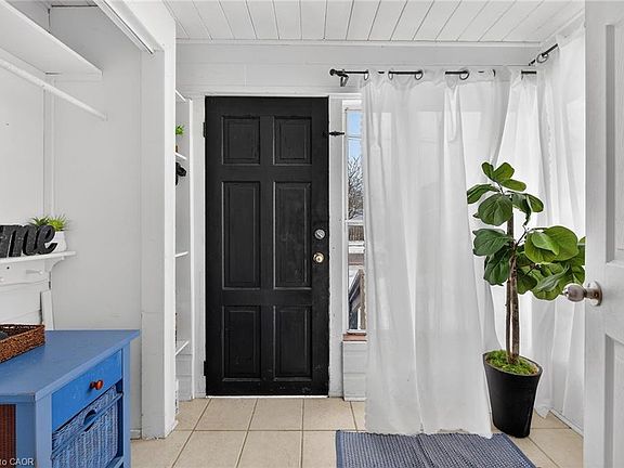 5th image of 3824 Roxborough Ave
