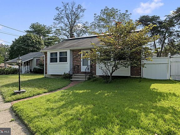 2nd image of 116 Lake Dr