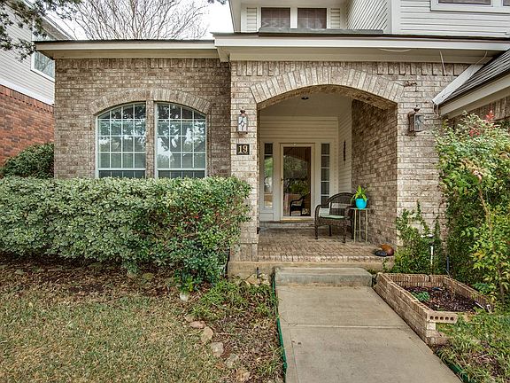 2nd image of 19 Bedford Oaks