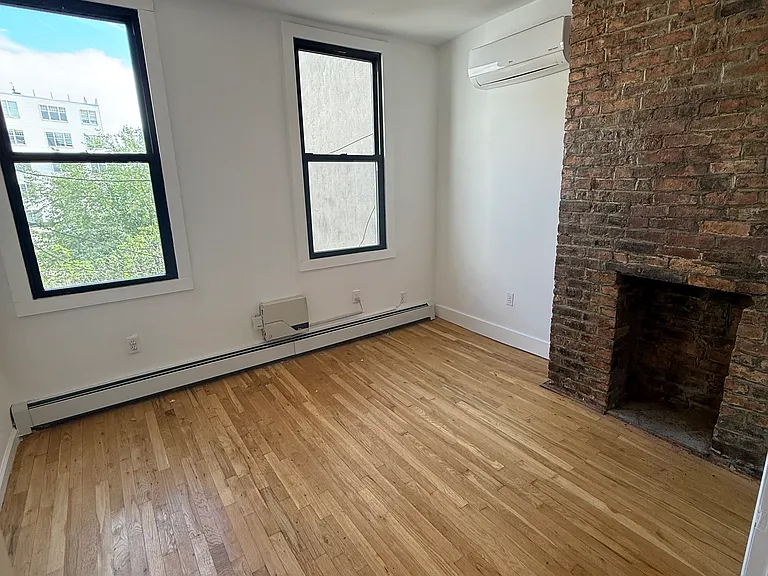 359 1st St #2 — Photo 4