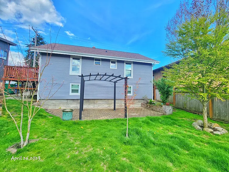 7517 Brooklyn Ave NE — Photo 19