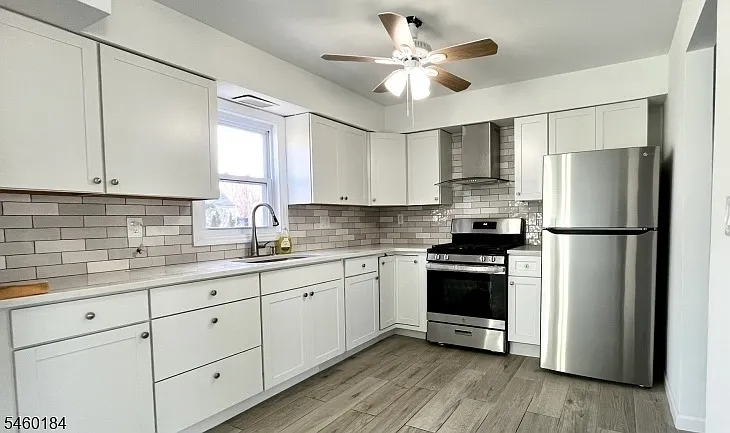 3 bed, 1.5 bath, $3,800 — Photo 2