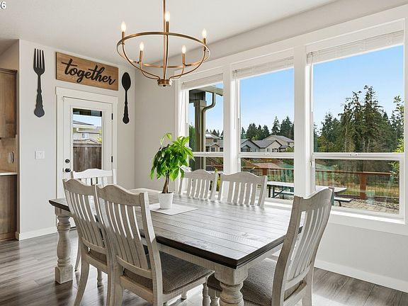 3rd image of 2523 S White Salmon Dr