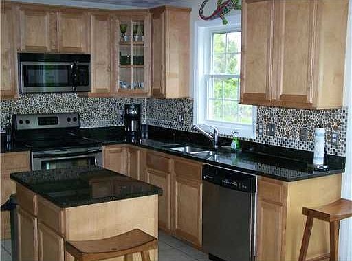 3rd image of 56 Emmett Ln
