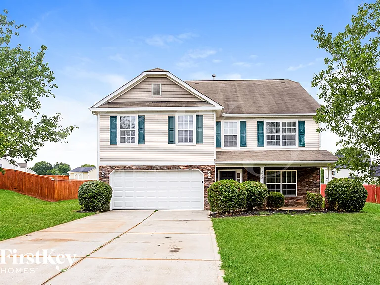 2922 Blueberry Dr — Photo 1