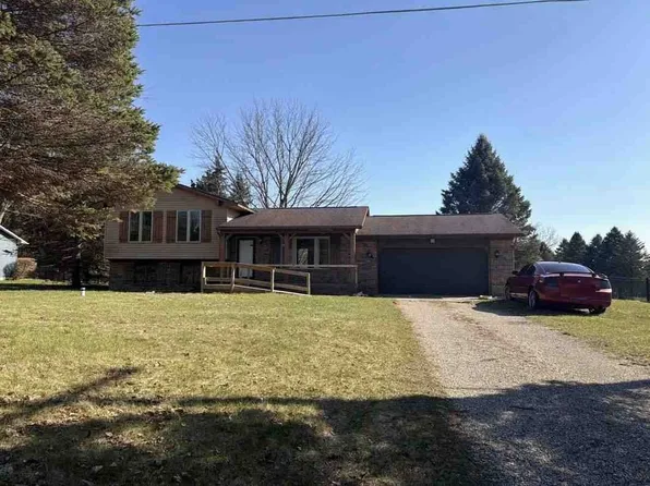 1440 E Sawdust Corners Rd, Lapeer, MI 48446