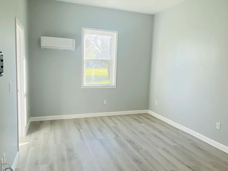 628 Hills Blvd #1 — Photo 4