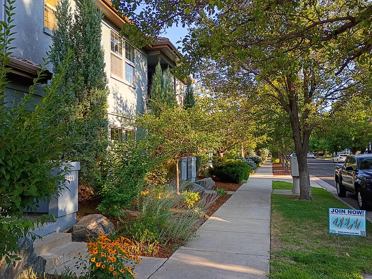 2990 Emporia Ct — Photo 3