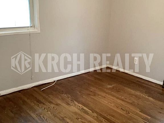 5th image of 11824 Criterion Ave