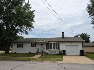 402 N Cedar St, Webb City, MO 64870