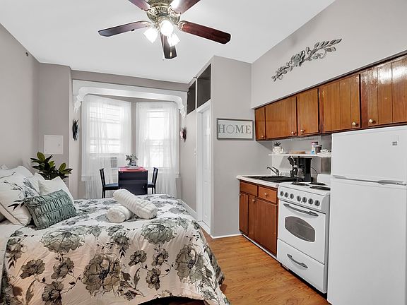 3rd image of 1121 Spruce St #11499938