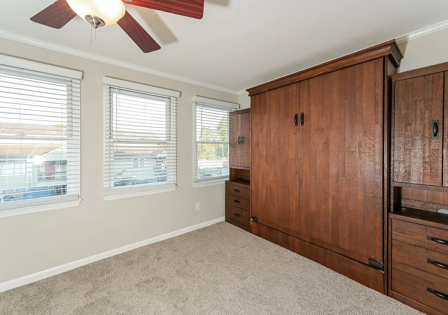 Rent Special + 100% Off App Fee! Updated 3br Condo Minutes From Downtown Athens — Photo 4