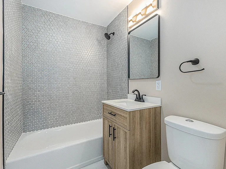 6742 Leland Ave — Photo 9