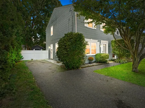 117 Saint Andre Dr, Uxbridge, MA 01569