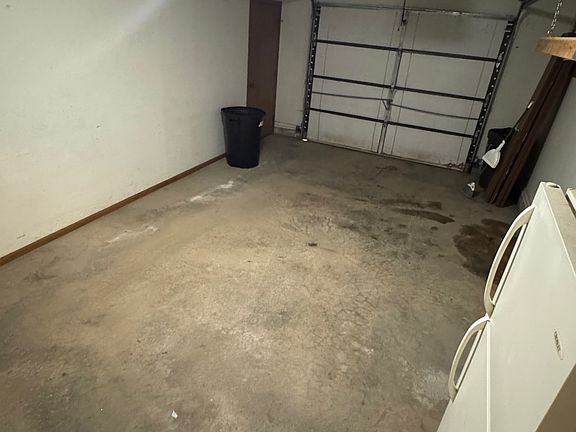 2nd image of 416 E Spruce St