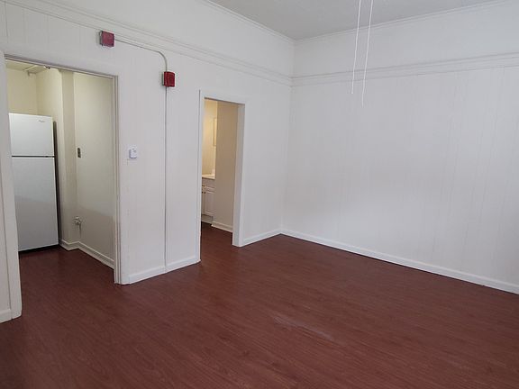 4th image of 1635 Main St #1635