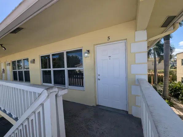 2120 NE 42ND Court #5, Lighthouse Point, FL 33064