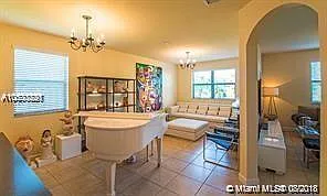 5 bed, 2494 sqft, $4,850 — Photo 4