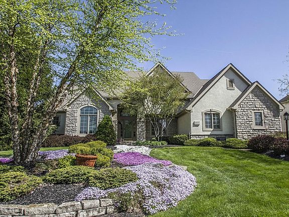 2nd image of 8433 Russett Ct