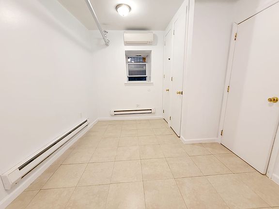 4th image of 675 Dawson St #19A