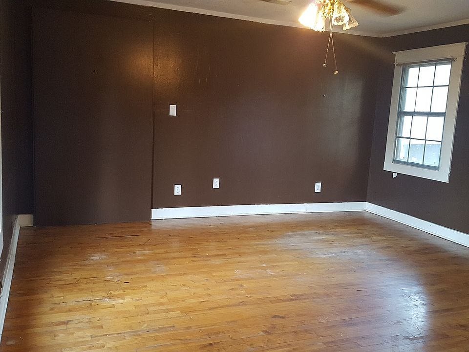 2nd image of 862 Tanglewood St #2