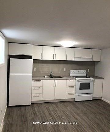 4th image of 54 Codsell Ave #Basement