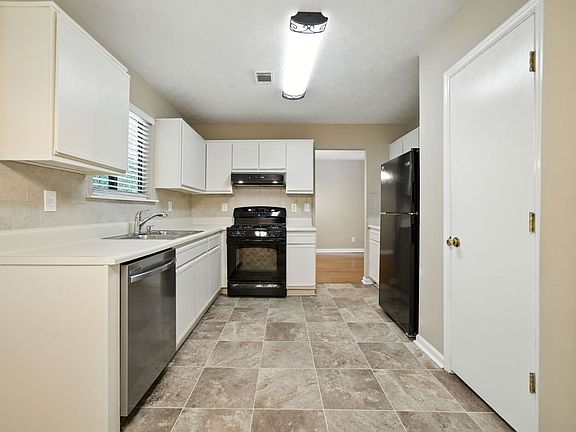 3rd image of 3045 Wildflower Ln