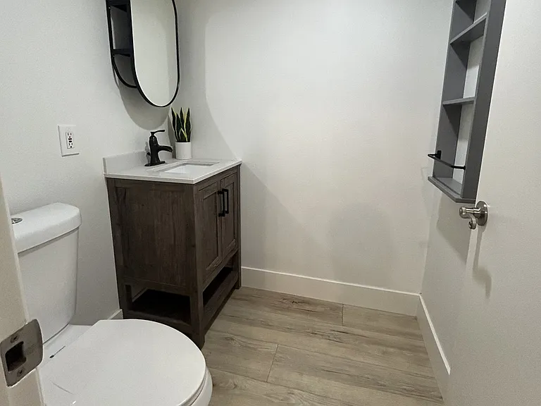 714 Briarwood Ln — Photo 5